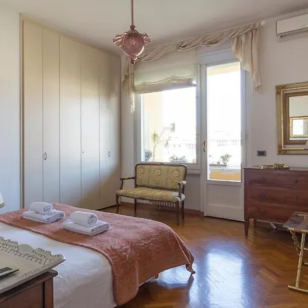 Apartment Wonderful Terrace Over Ponte Vecchio With Elevator Florenz