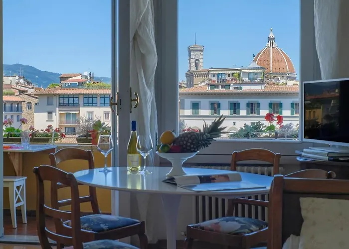 Daire Wonderful Terrace Over Ponte Vecchio With Elevator *